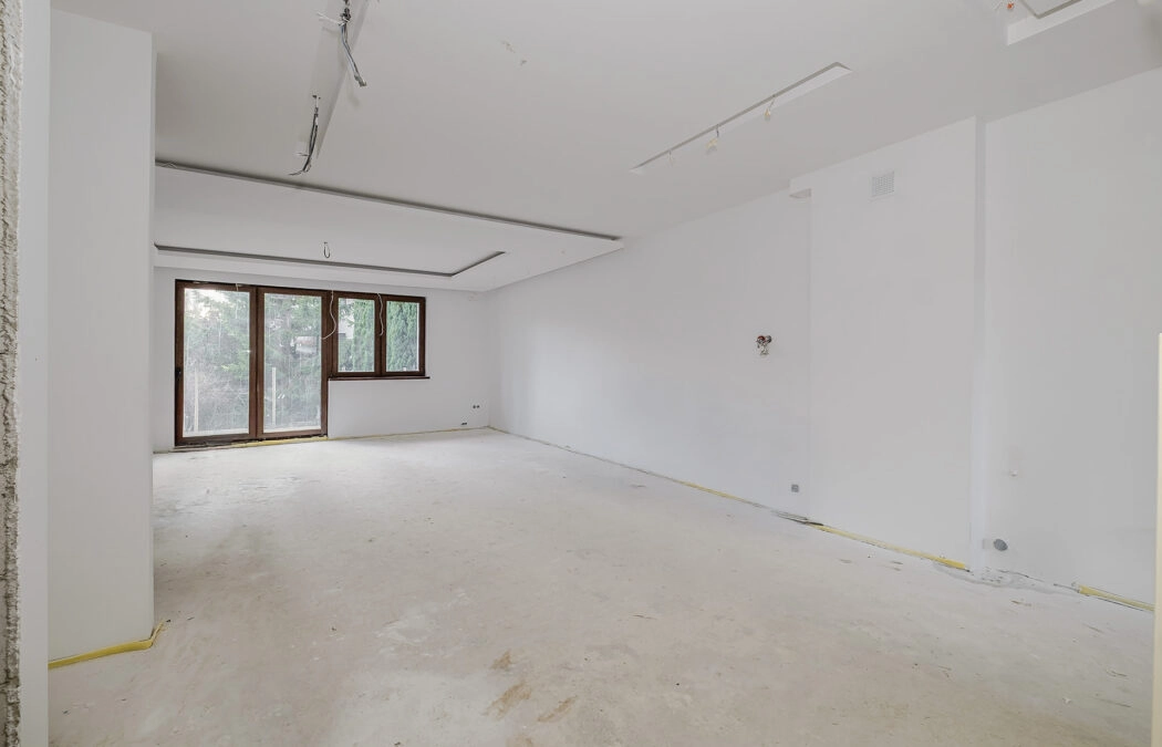 6 pokoi, 3 balkony, ogród - do własnej aranżacji!