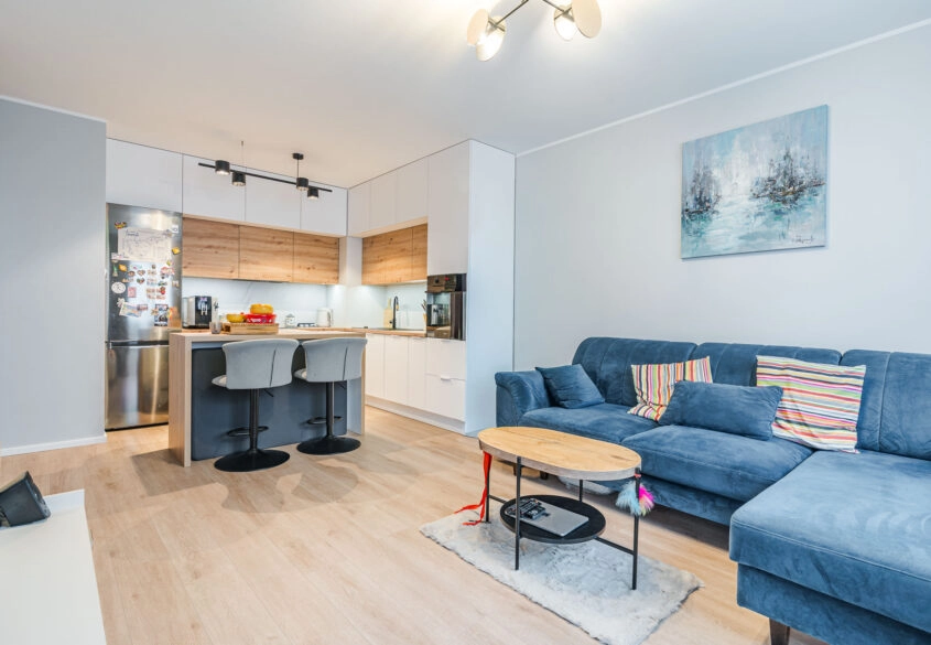 2 FUNKCJONALNE POKOJE W NOWOCZESNYM BUDYNKU