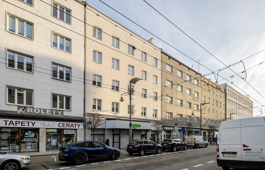 GDYNIA ŚWIĘTOJAŃSKA 42m , DO WŁASNEJ ARANŻACJI