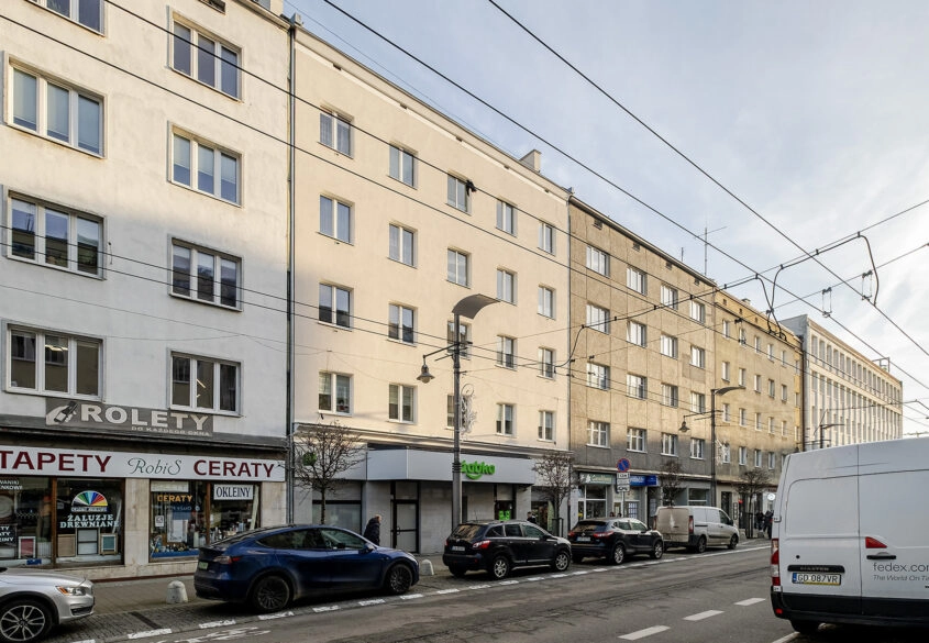 GDYNIA ŚWIĘTOJAŃSKA 42m , DO WŁASNEJ ARANŻACJI