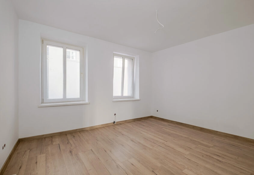 2 POKOJE PO GENERALNYM REMONCIE/OD ZARAZ