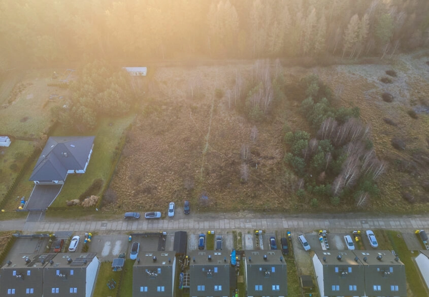 Piękna działka pod lasem 2257 m2  z wydaną WZ.