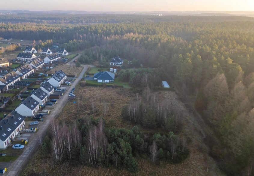 Piękna działka pod lasem 2257 m2  z wydaną WZ.