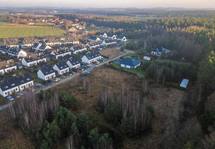 Piękna działka pod lasem 2257 m2  z wydaną WZ.