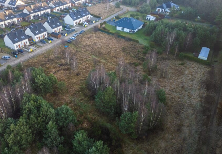 Piękna działka pod lasem 2257 m2  z wydaną WZ.