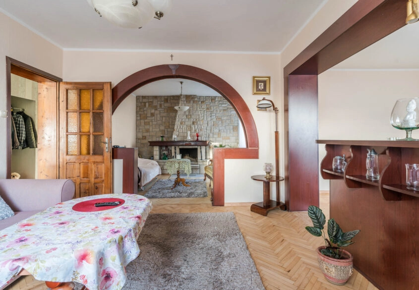 Dom z dwoma lokalami mieszkalnymi!