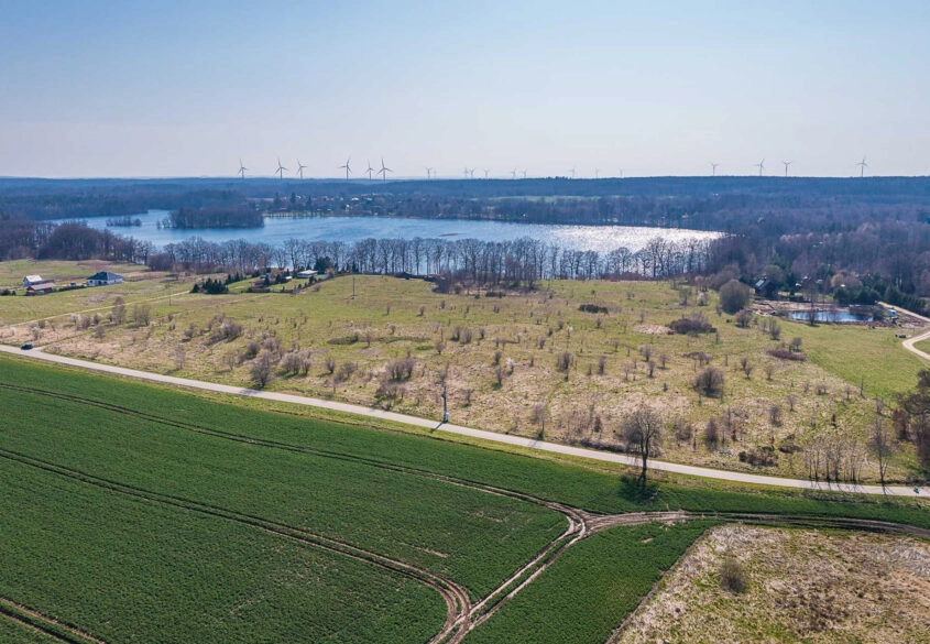 DZIAŁKA BUDOWLANA NAD JEZIOREM