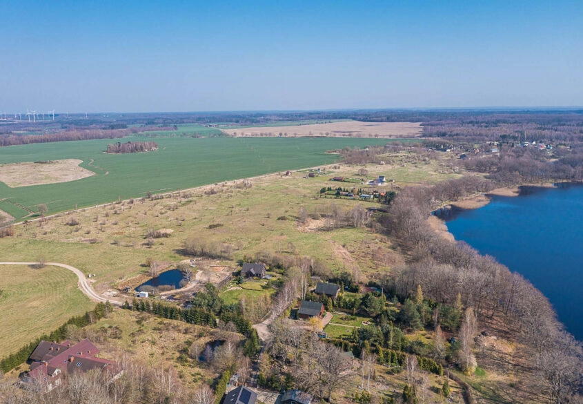 DZIAŁKA BUDOWLANA NAD JEZIOREM