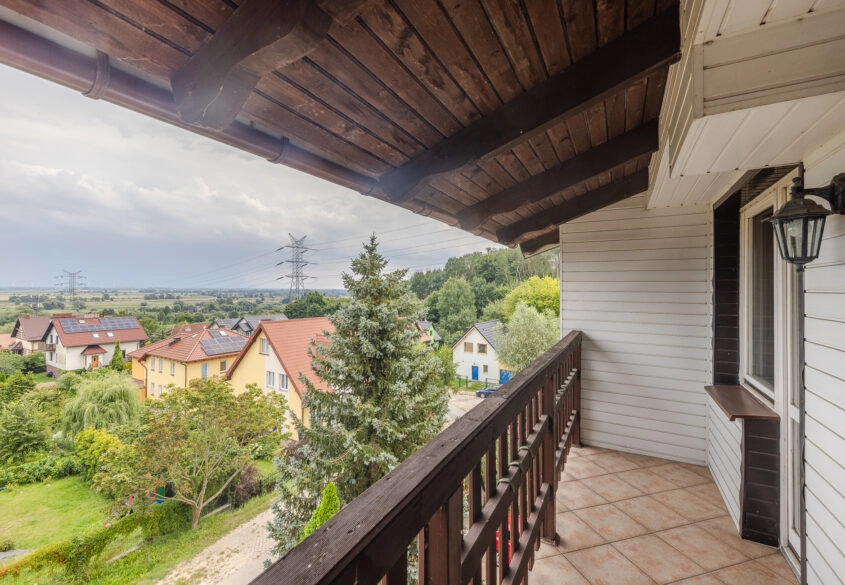 Dom wolnostojący - w spokojnej okolicy