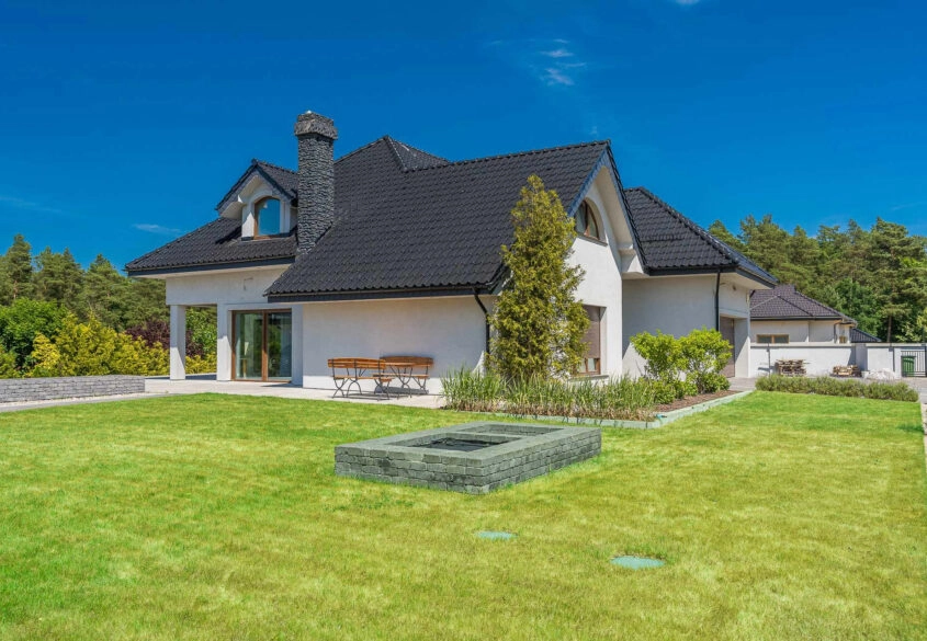 Dom 384 m2 i budynek 58m2 z podpiwniczeniem