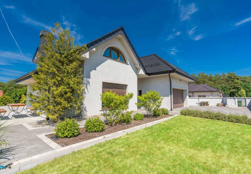 Dom 384 m2 i budynek 58m2 z podpiwniczeniem