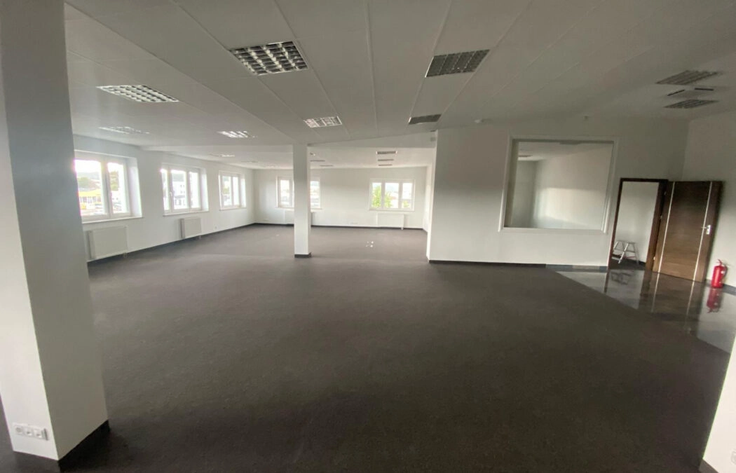 Wynajmę duży lokal biurowy w Gdyni Chylonii