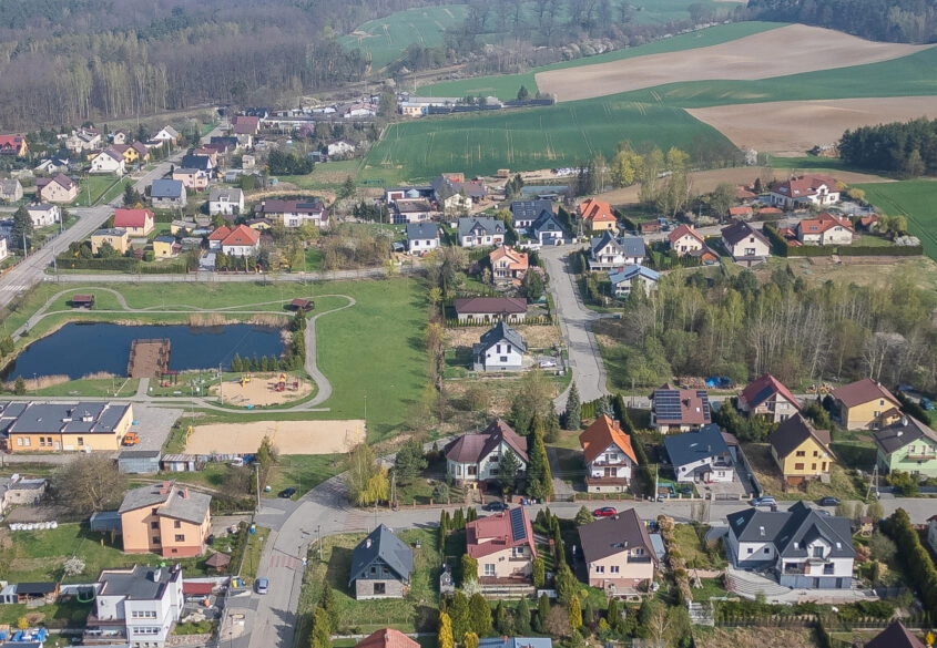 Dom wolnostojący 150 m2 pow. uż. na działce 916 m2