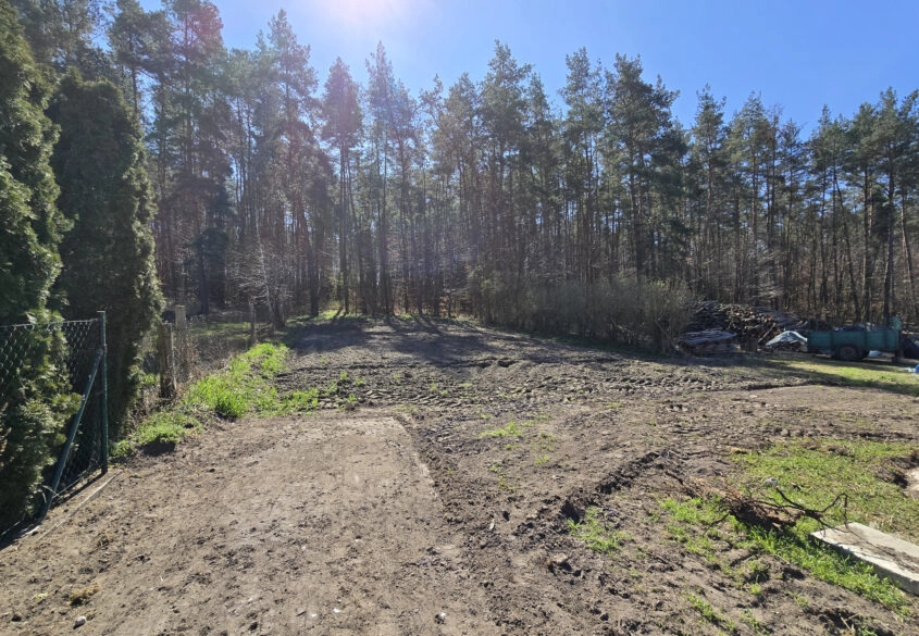 Dom w zabudowie bliźniaczej w cichej okolicy.