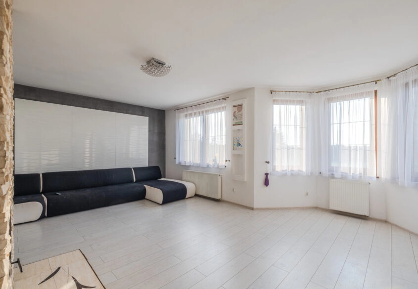 Dom z garażem na dużej działce!