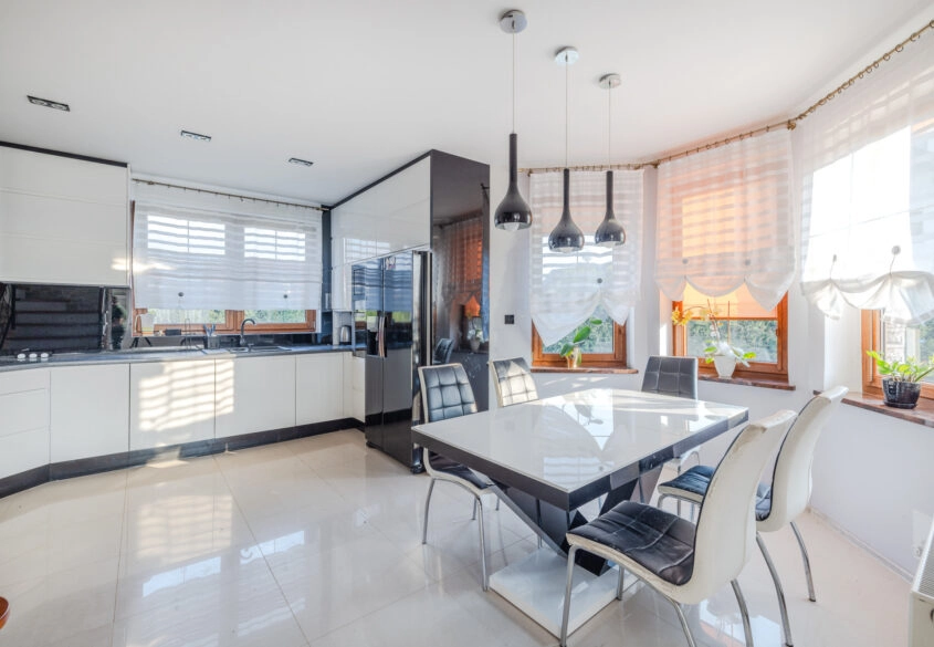 Dom z garażem na dużej działce!