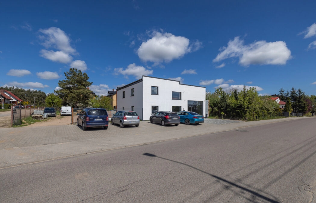 Nowoczesny lokal biurowo handlowy z magazynem