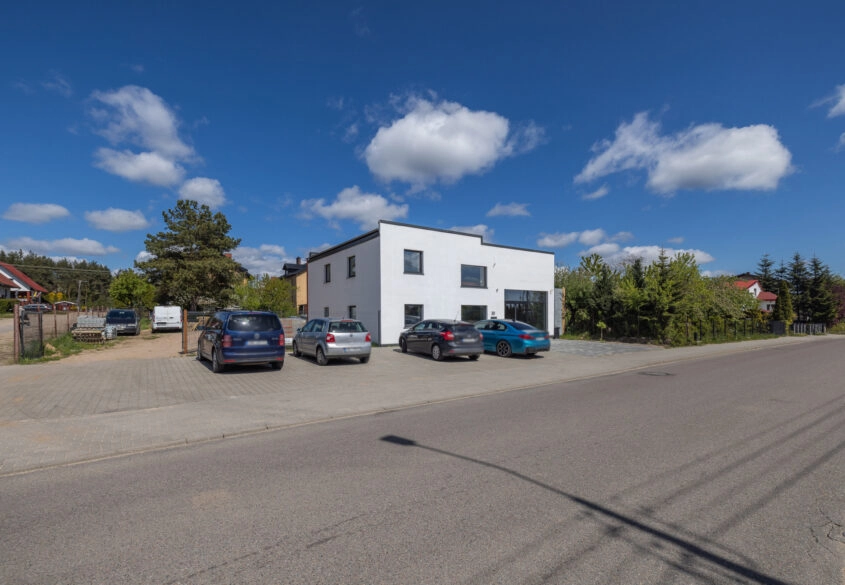 Nowoczesny lokal biurowo handlowy z magazynem