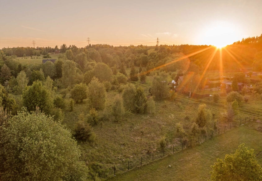 Duża działka w cichej i spokojnej okolicy