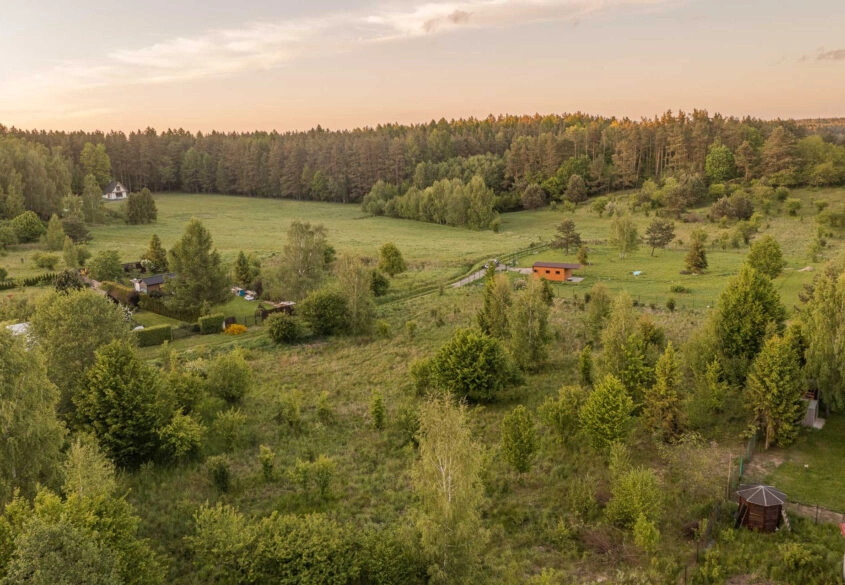 Duża działka w cichej i spokojnej okolicy
