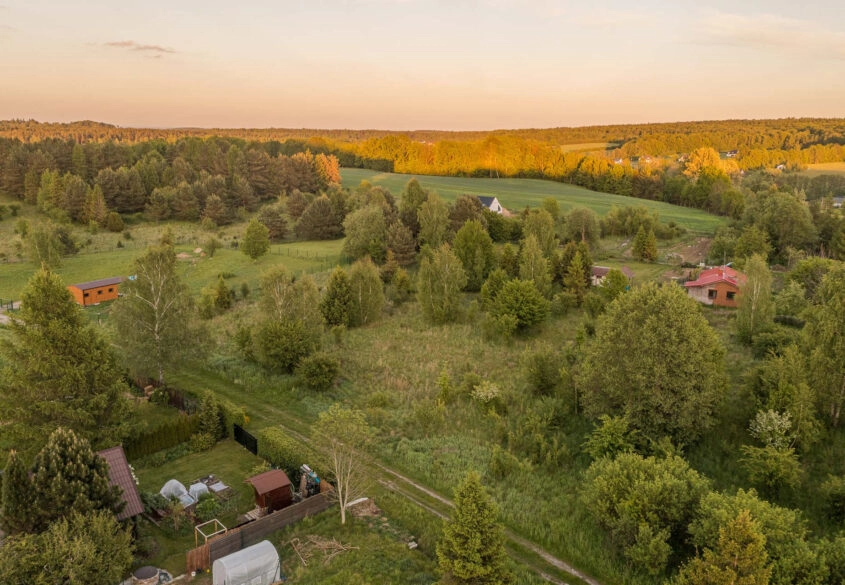 Duża działka w cichej i spokojnej okolicy