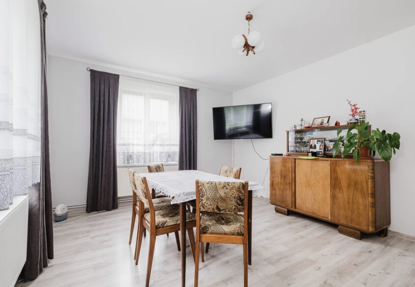 Dom do zamieszkania lub pod usługi