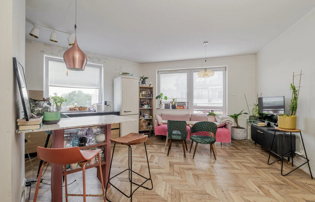 3 pokoje z balkonem, garderobą, winda 2015 r.