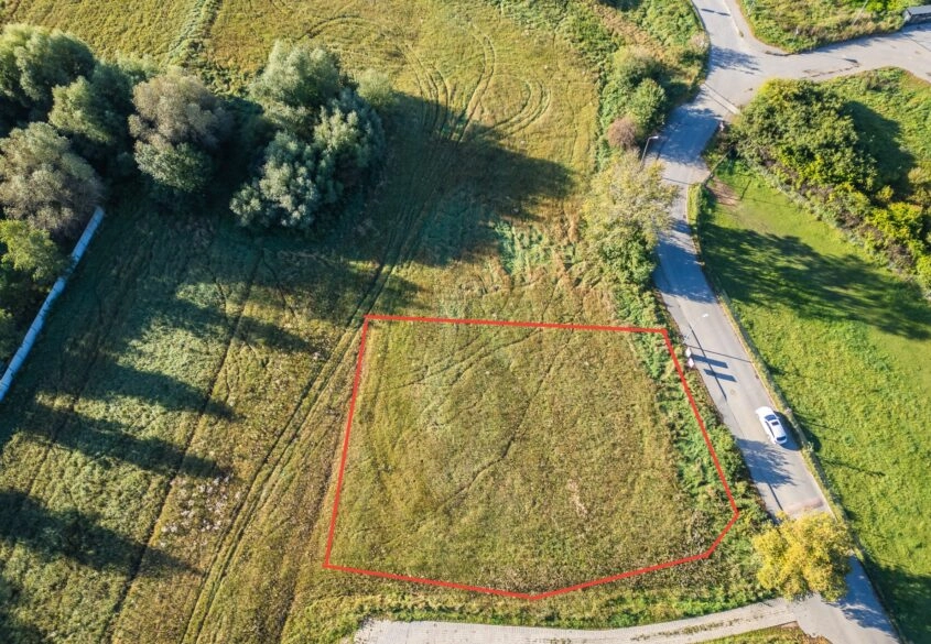 Malownicza działka mieszkaniowo-usługowa 974 m2 !