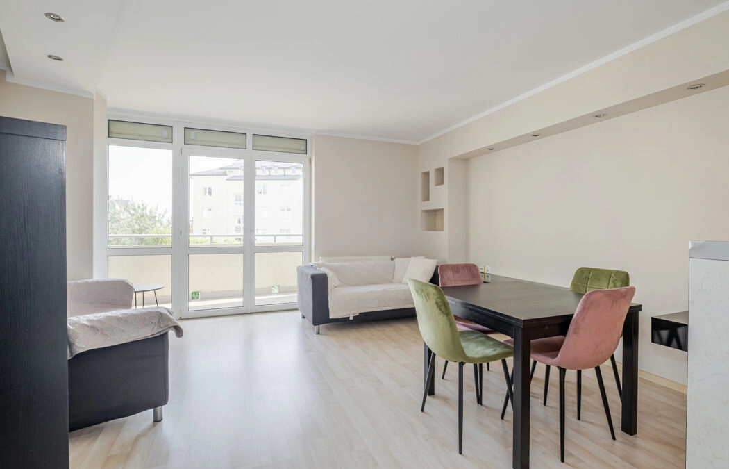 2 POKOJE/BLISKO KOMUNIKACJA MIEJSKA/