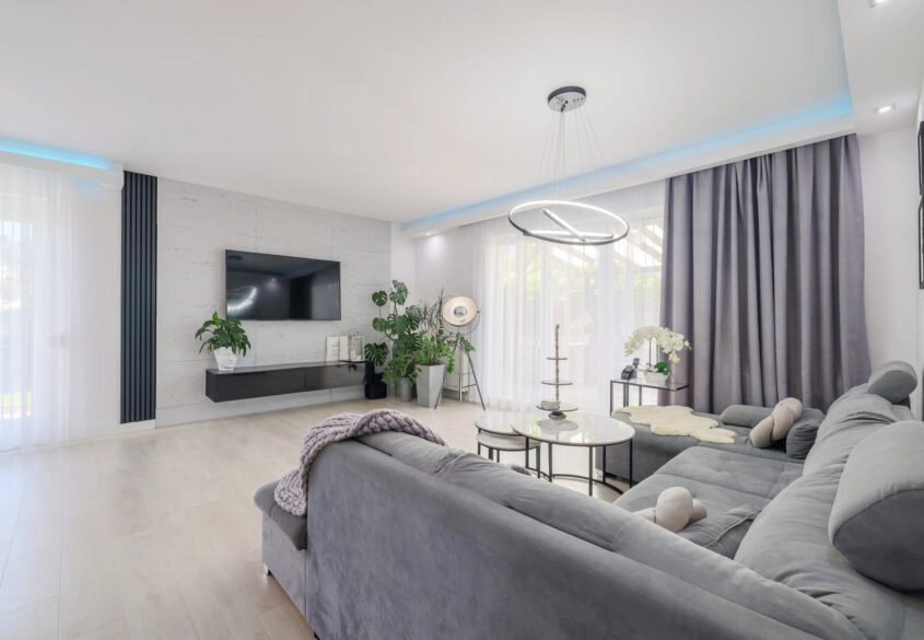 Komfort apartamentu, przestrzeń domu – duży ogród