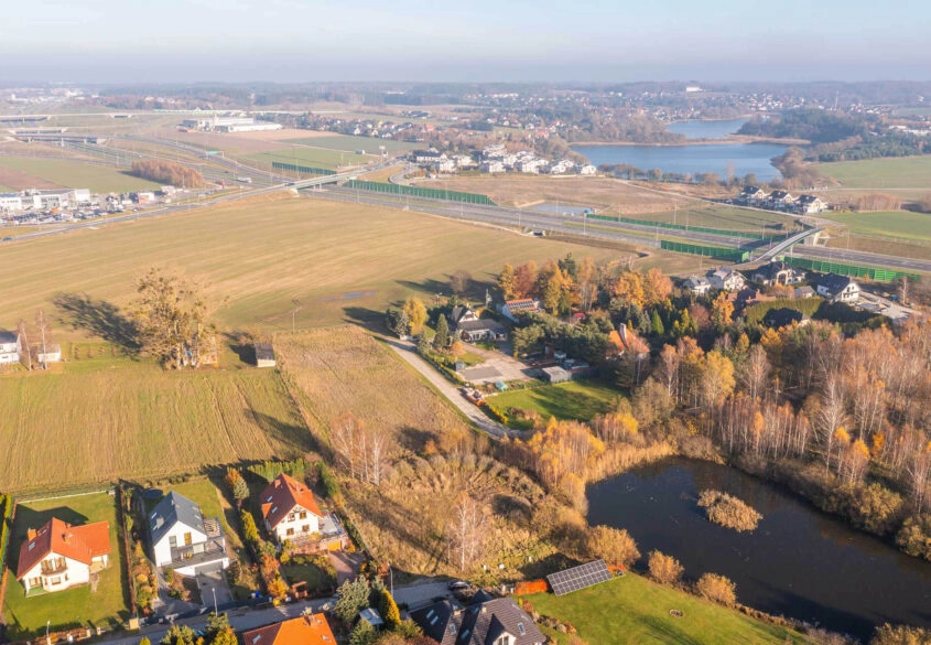 Ze stawem!!! | Pelne media | Mpzp| Droga z płyt