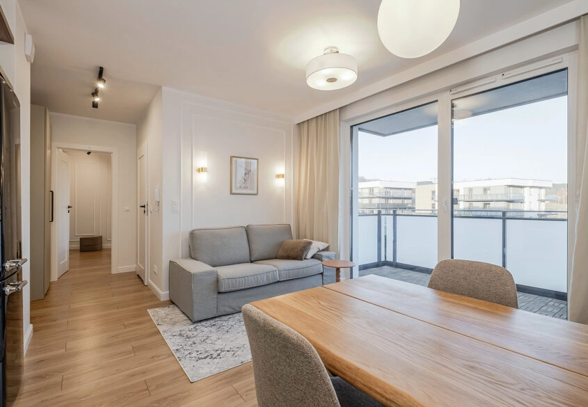 2 pokojowe mieszkanie, miejsce zewnętrzne +komórka