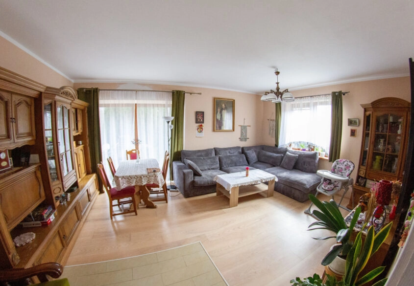 Sprzedam dom w wolnostojący dla dużej rodziny