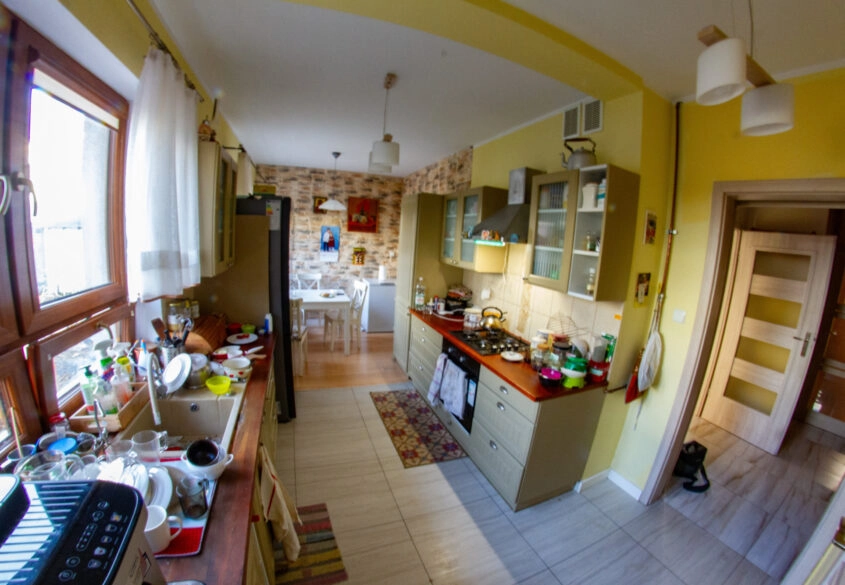 Sprzedam dom w wolnostojący dla dużej rodziny