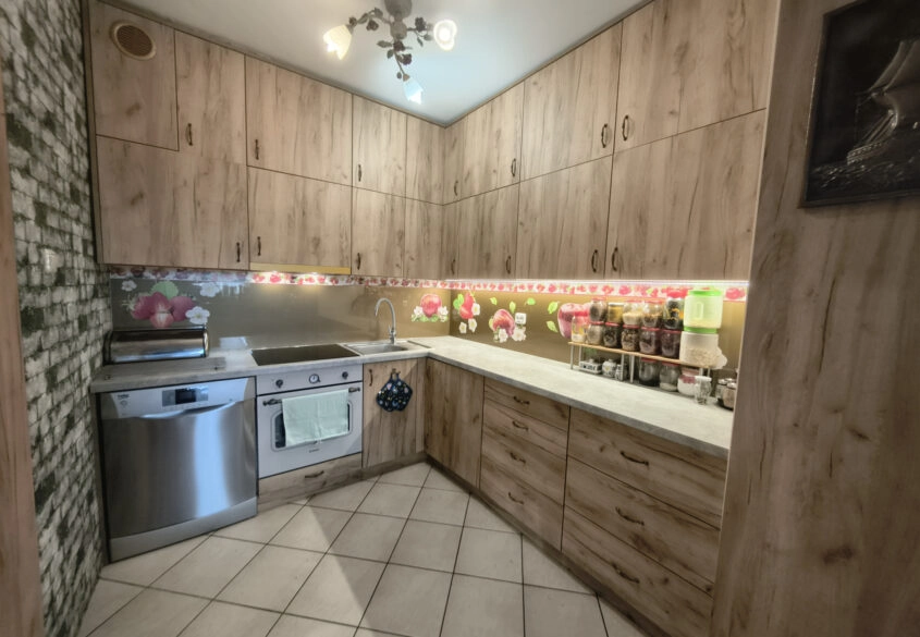 Mieszkanie 3 pokoje, parter, balkon, hala garażowa