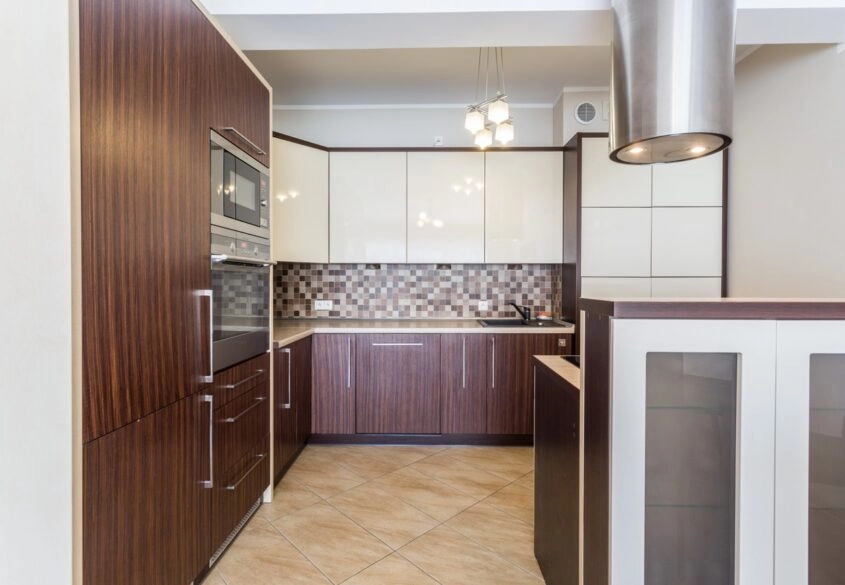 Stan idealny -  z miejscem w hali garażowej