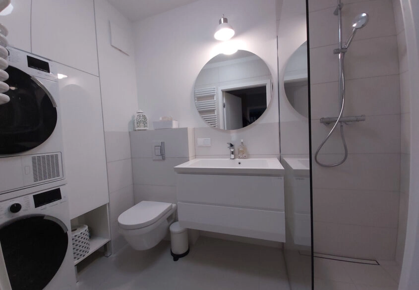 W pełni urządzone z piwnicą i miejscem postojowym