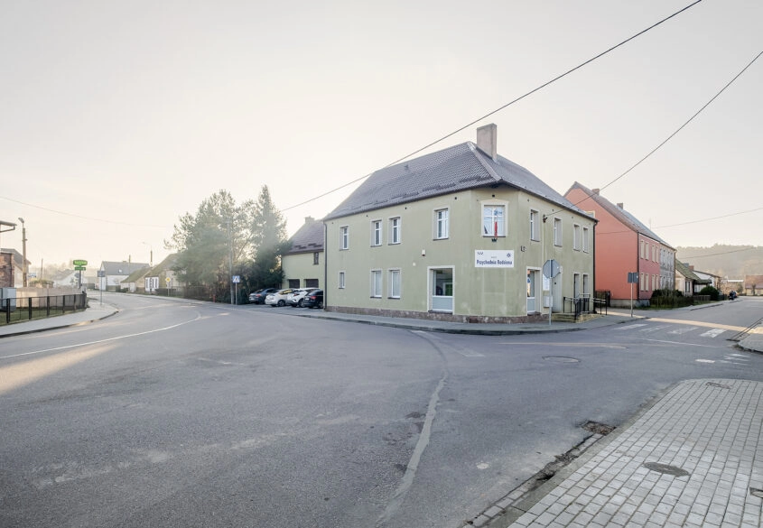 Dom z działającą przychodnią rodzinną NFZ