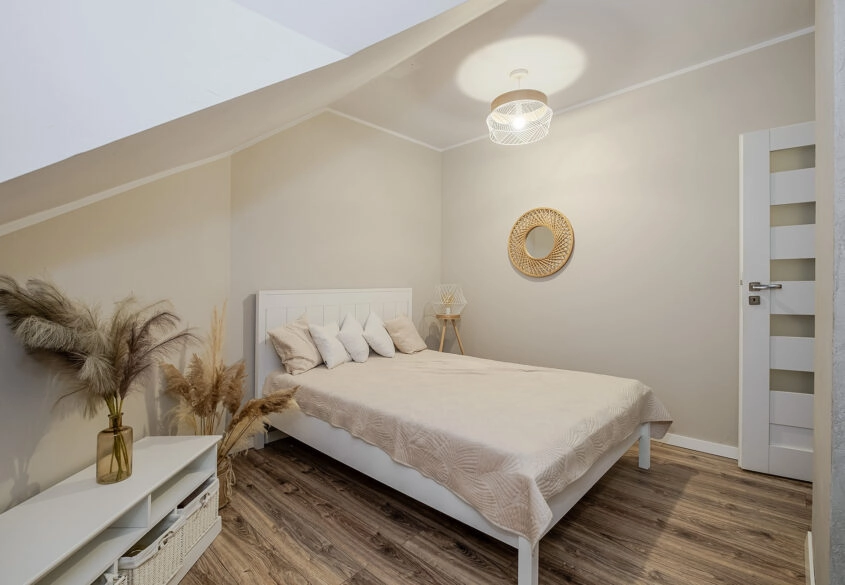 4pok. apartament z kominkiem i 2 łazienkami