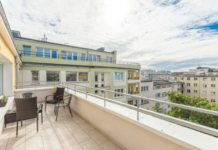 Wynajem, centrum Gdyni, 3 pokoje, winda, taras.