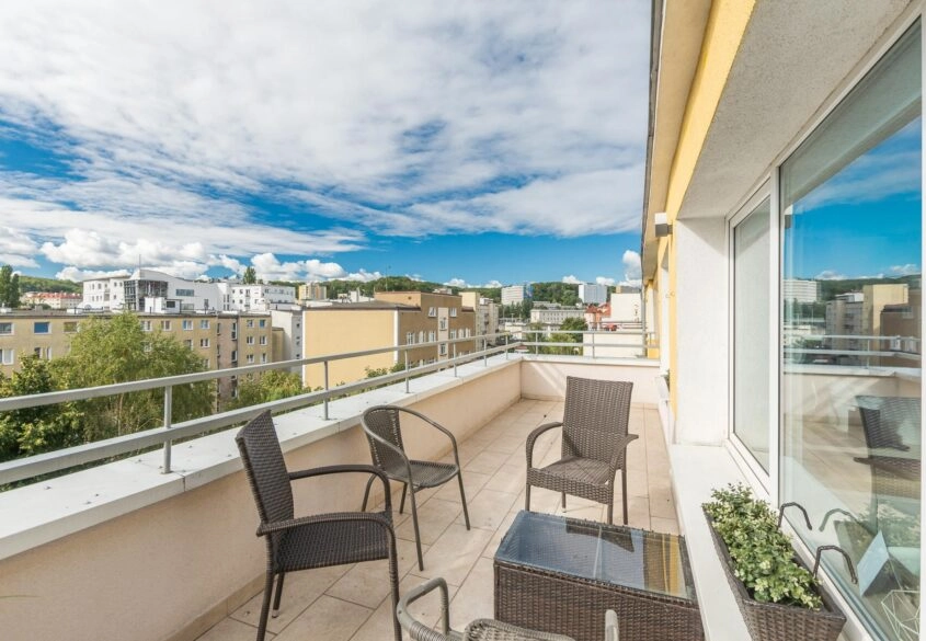 Wynajem, centrum Gdyni, 3 pokoje, winda, taras.