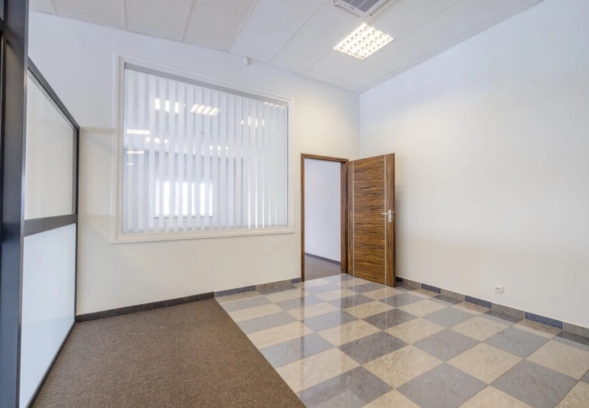 Wynajmę duży lokal biurowy w Gdyyni