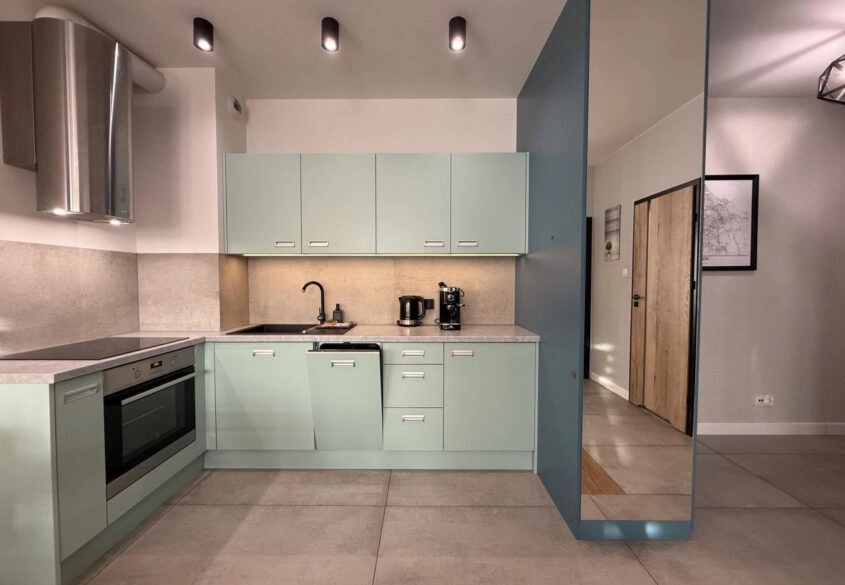 Słoneczne 2 pokoje duży balkon 10 minut do Neptuna