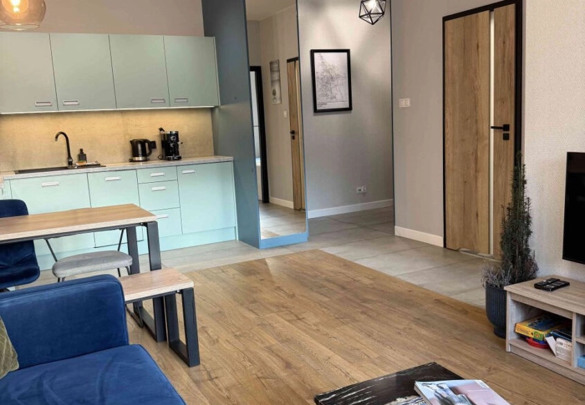 Słoneczne 2 pokoje duży balkon 10 minut do Neptuna