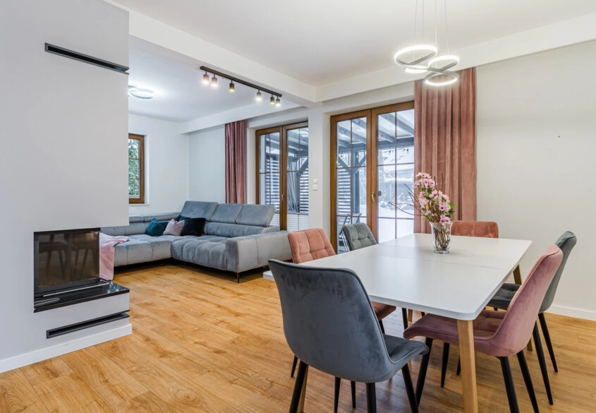 Rodzinny dom z ogrodem zimowym- Juszkowo