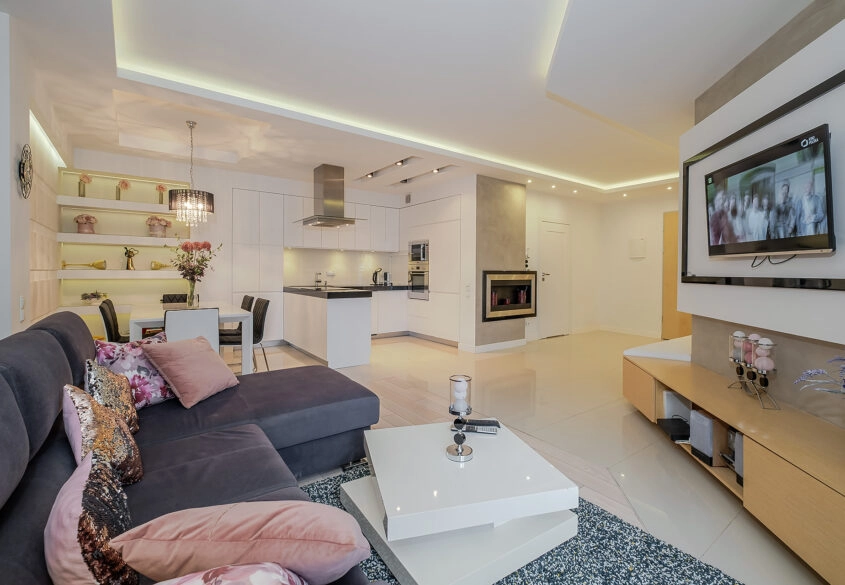 Mieszkanie 3 pokoje na Ujeścisku z halą garażową