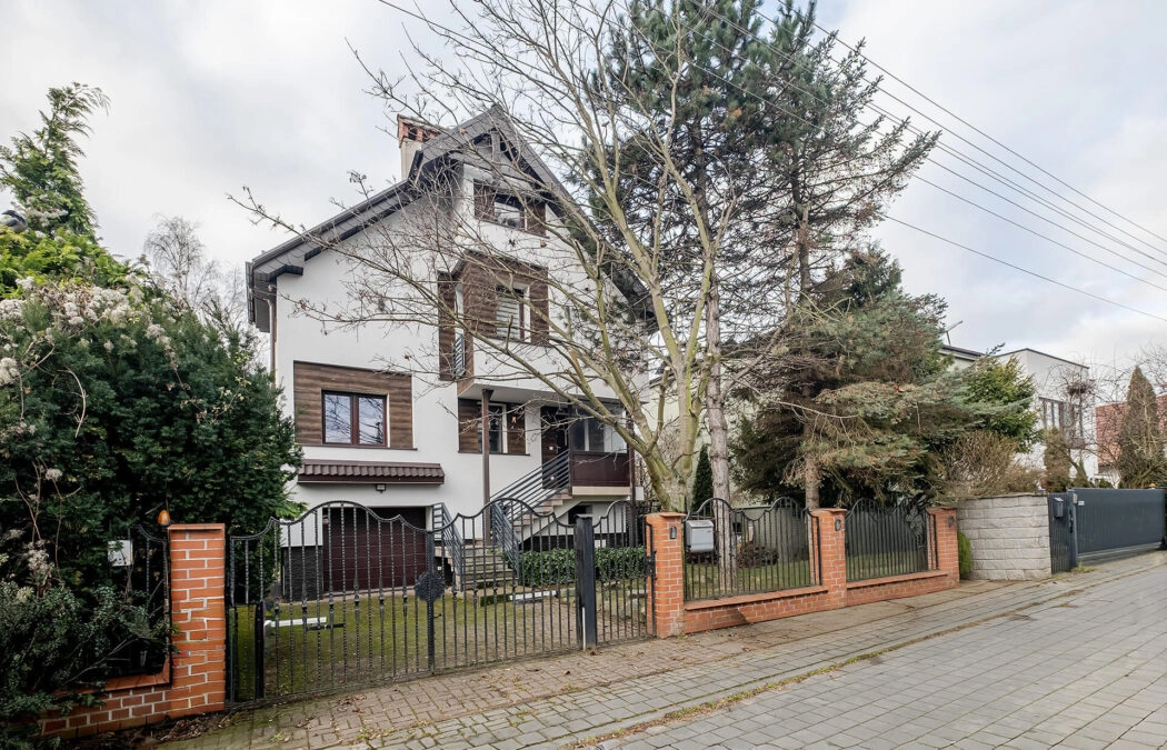 Dom wolnostojący z tarasem i garażem od zaraz!