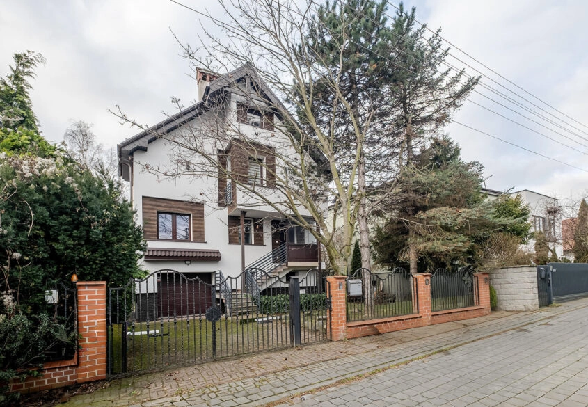 Dom wolnostojący z tarasem i garażem od zaraz!