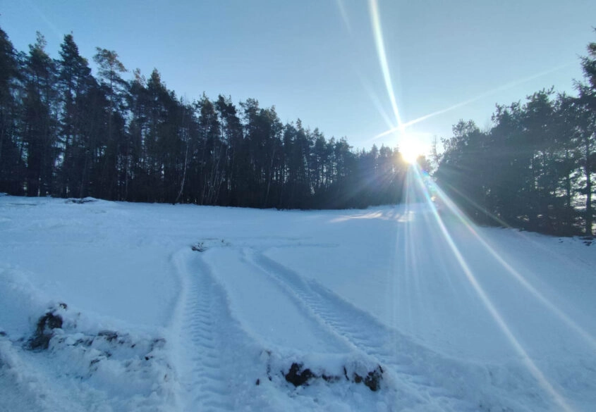 Działka z linią brzegową jeziora Raduńskiego