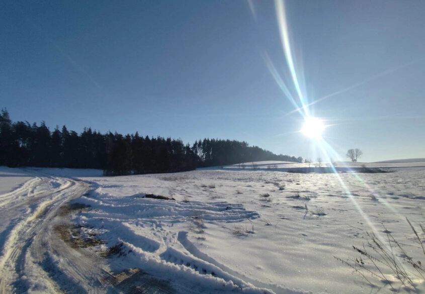 Działka z linią brzegową jeziora Raduńskiego